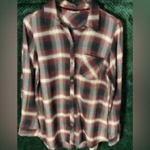 EUC WESTPORT PLAID BUTTON UP BLOUSE LIKE NEW WORN ONCE VERSATILE SOPHISTICATED